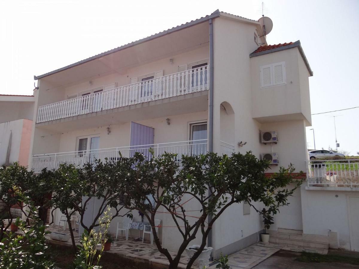 Apartments Tomislav - 120 M From Beach Donji Okrug  Luaran gambar