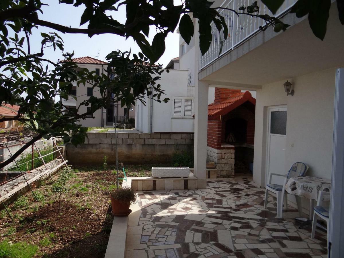 Apartments Tomislav - 120 M From Beach Donji Okrug  Luaran gambar