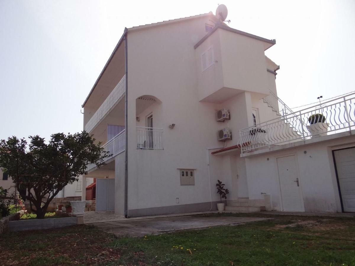 Apartments Tomislav - 120 M From Beach Donji Okrug  Luaran gambar